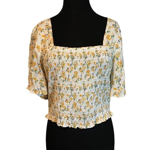 NWT Chelsea & Violet Floral Smocked Top L - Picture 1 of 10
